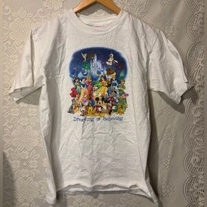 Vintage 90s rare Walt Disney dreaming is believing tee